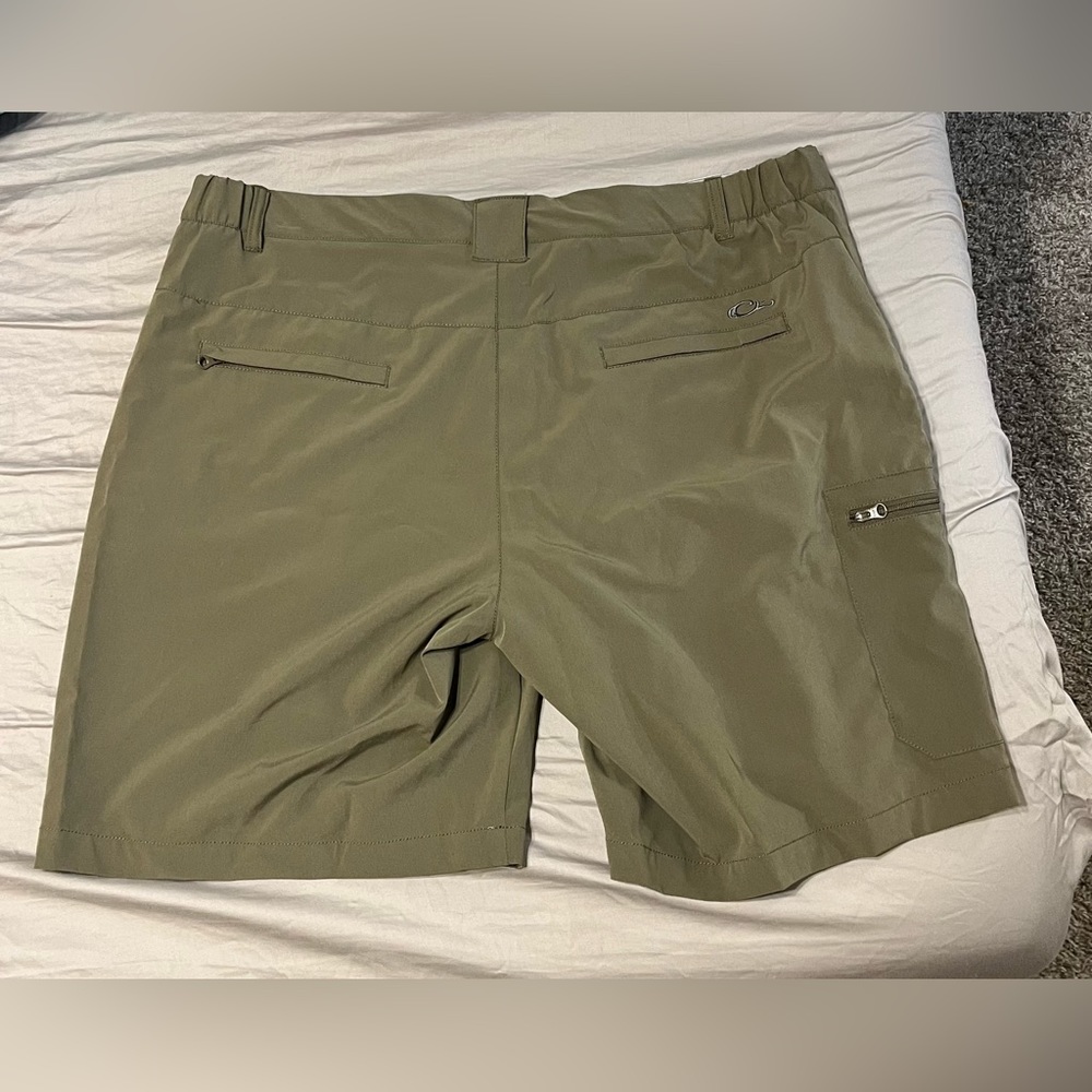 Men’s Drake Traveler Trek Short - Picture 2 of 3